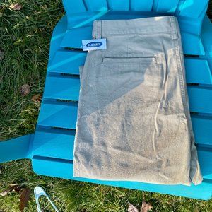 Old Navy Men's Straight Leg Chinos 33x30